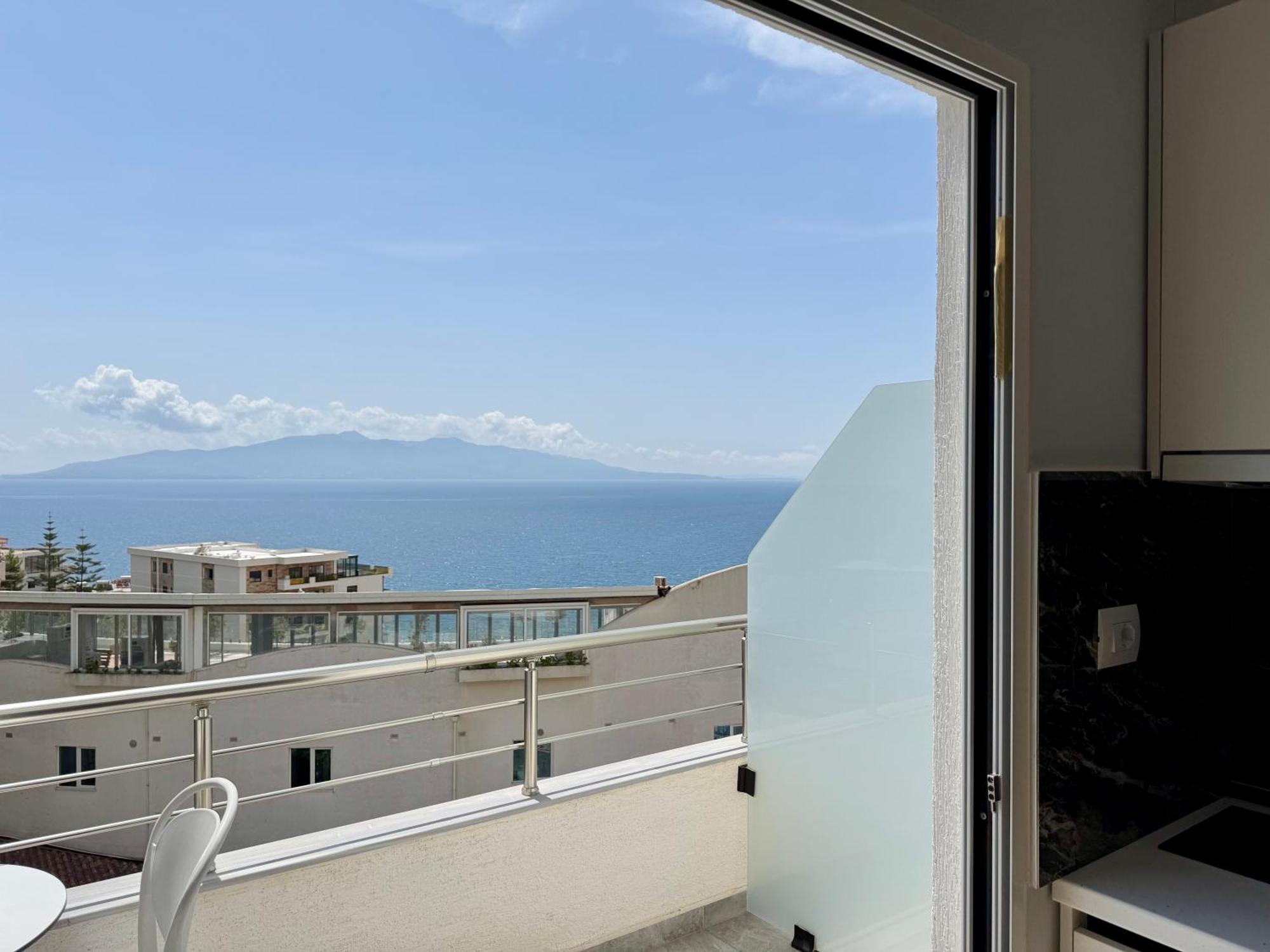 Gjoka Apartments, In Front Of Bougainville Bay Sarandë Exterior foto