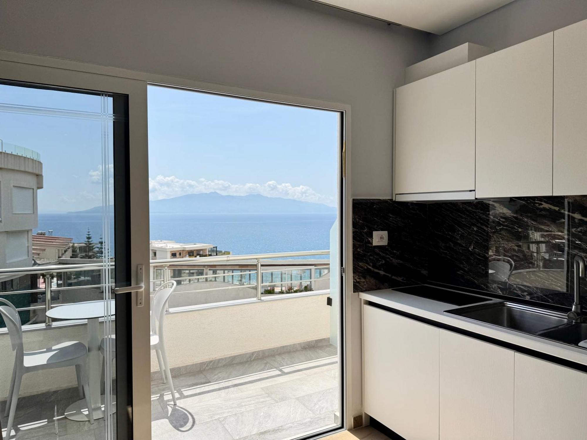 Gjoka Apartments, In Front Of Bougainville Bay Sarandë Exterior foto