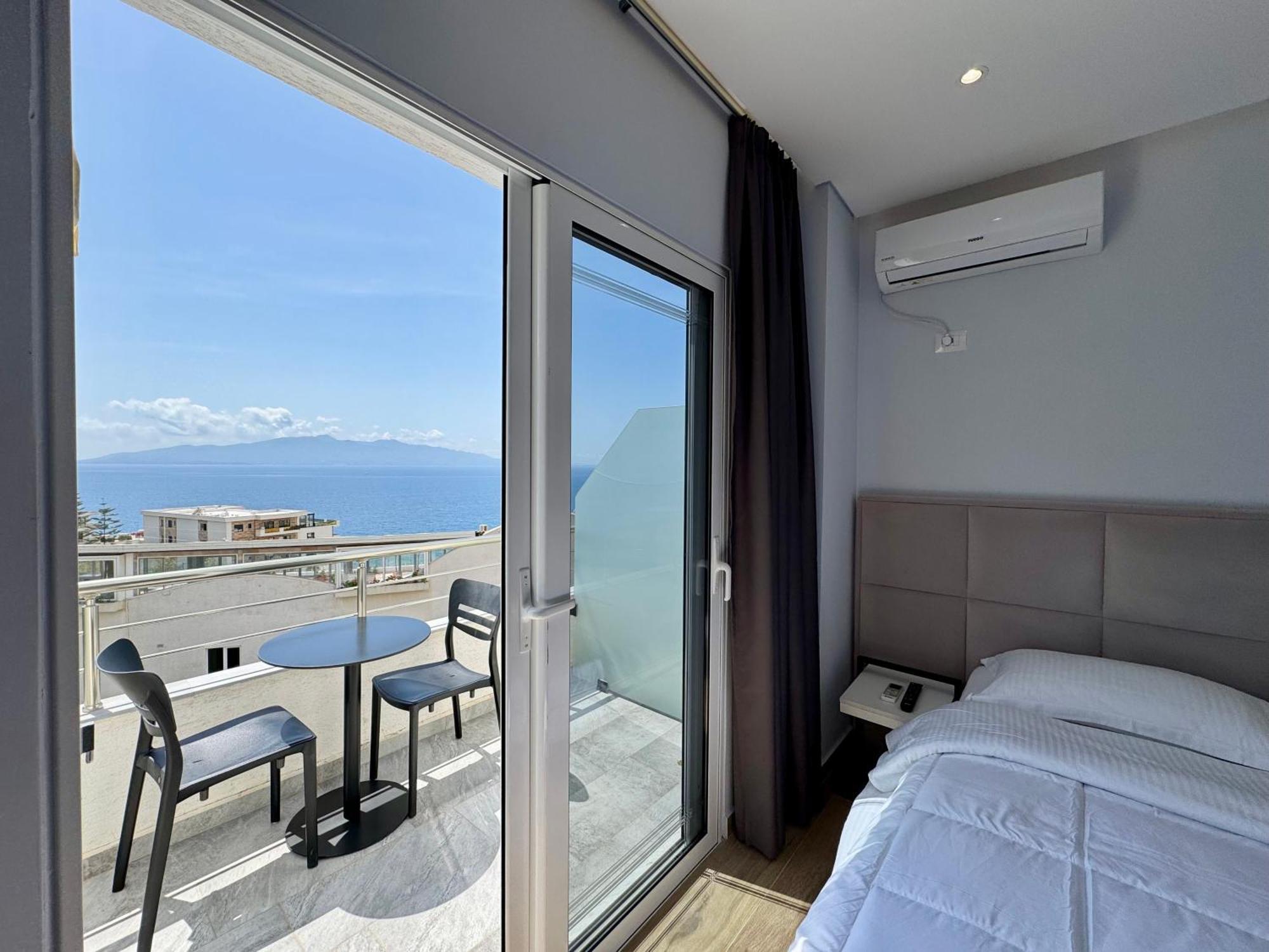 Gjoka Apartments, In Front Of Bougainville Bay Sarandë Exterior foto